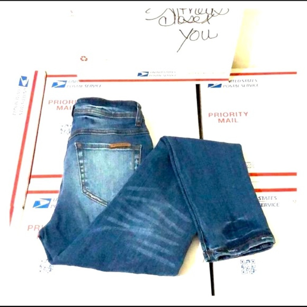 𝅺RedFox distressed jeans